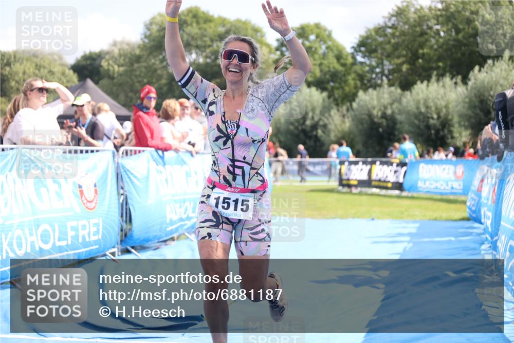 25.08.2024 - Elbe Triathlon Hamburg H.Heesch http://msf.ph/oto/6881187 25.08.2024 11:56:13 Ziel 457, 525, 777, 1515 meine-sportfotos.de