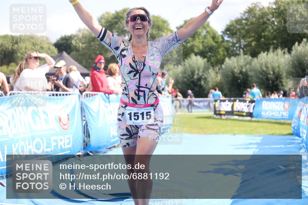 25.08.2024 - Elbe Triathlon Hamburg H.Heesch http://msf.ph/oto/6881192 25.08.2024 11:56:14 Ziel 457, 525, 1515 meine-sportfotos.de