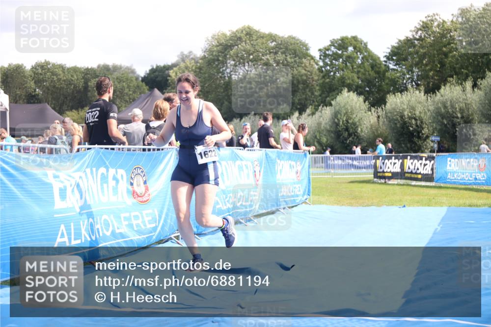 25.08.2024 - Elbe Triathlon Hamburg H.Heesch http://msf.ph/oto/6881194 25.08.2024 12:29:15 Ziel 1622 meine-sportfotos.de