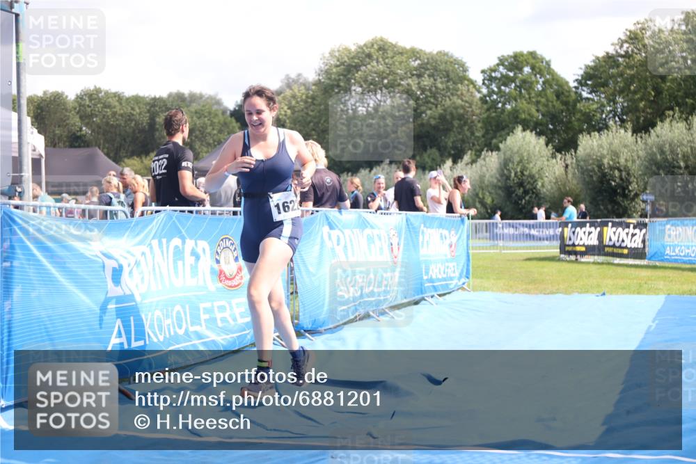 25.08.2024 - Elbe Triathlon Hamburg H.Heesch http://msf.ph/oto/6881201 25.08.2024 12:29:16 Ziel 1622 meine-sportfotos.de