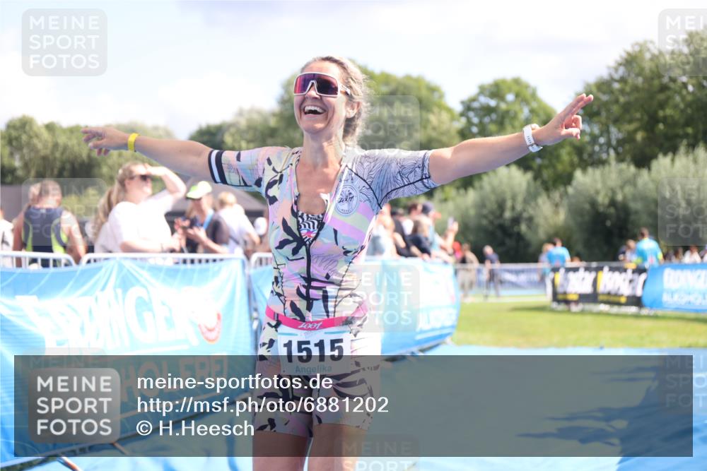 25.08.2024 - Elbe Triathlon Hamburg H.Heesch http://msf.ph/oto/6881202 25.08.2024 11:56:14 Ziel 457, 525, 1515 meine-sportfotos.de