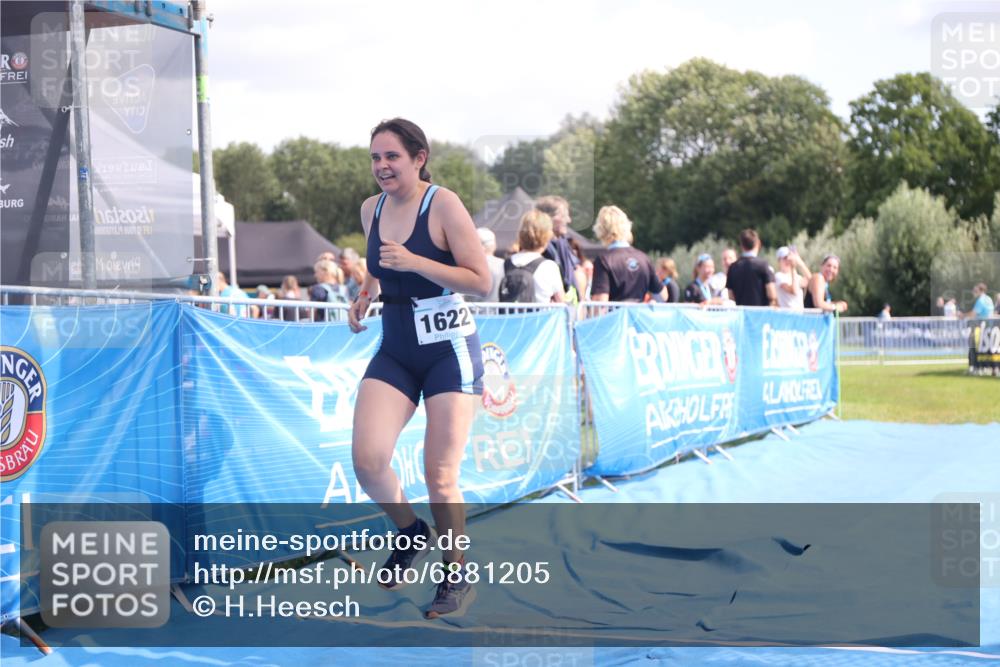 25.08.2024 - Elbe Triathlon Hamburg H.Heesch http://msf.ph/oto/6881205 25.08.2024 12:29:16 Ziel 1622 meine-sportfotos.de