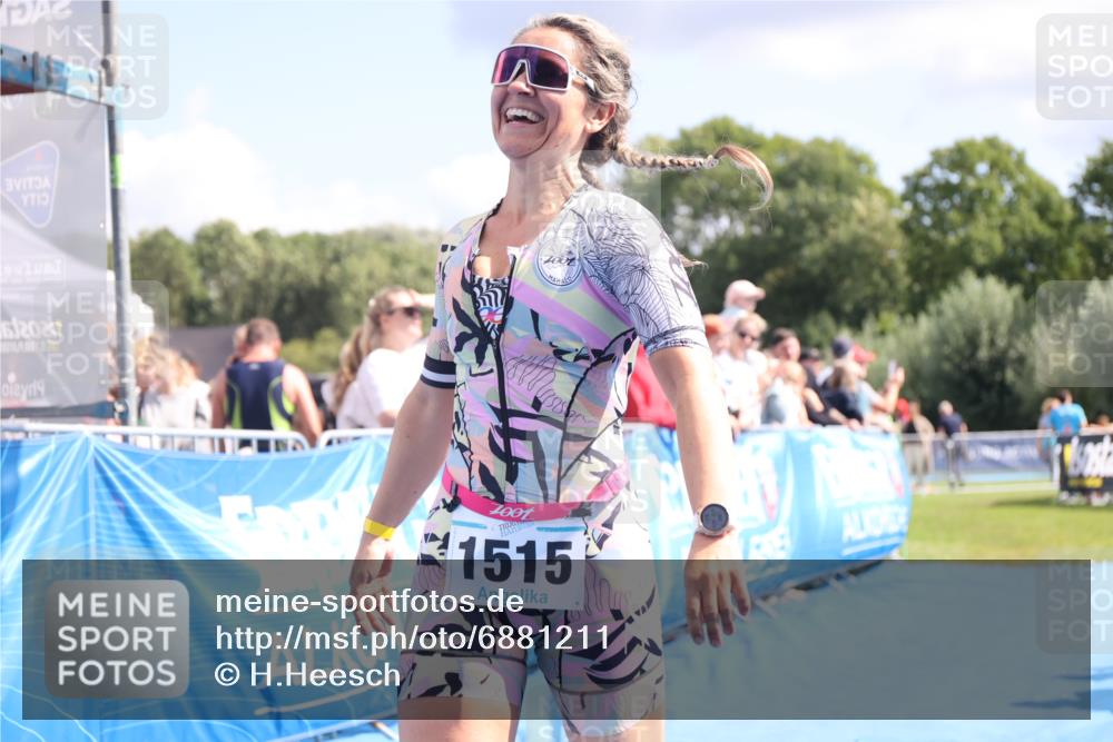 25.08.2024 - Elbe Triathlon Hamburg H.Heesch http://msf.ph/oto/6881211 25.08.2024 11:56:14 Ziel 457, 525, 1515 meine-sportfotos.de