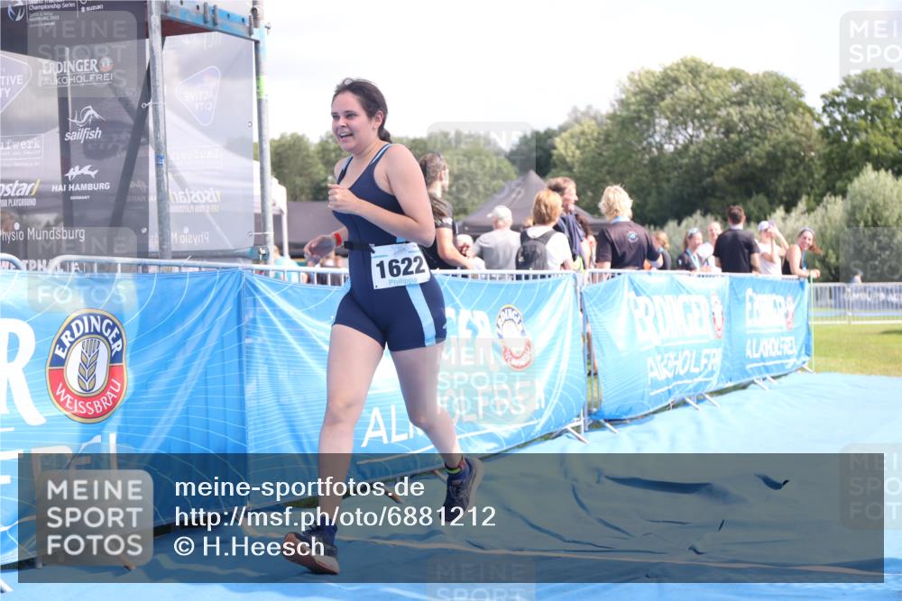 25.08.2024 - Elbe Triathlon Hamburg H.Heesch http://msf.ph/oto/6881212 25.08.2024 12:29:16 Ziel 1622 meine-sportfotos.de