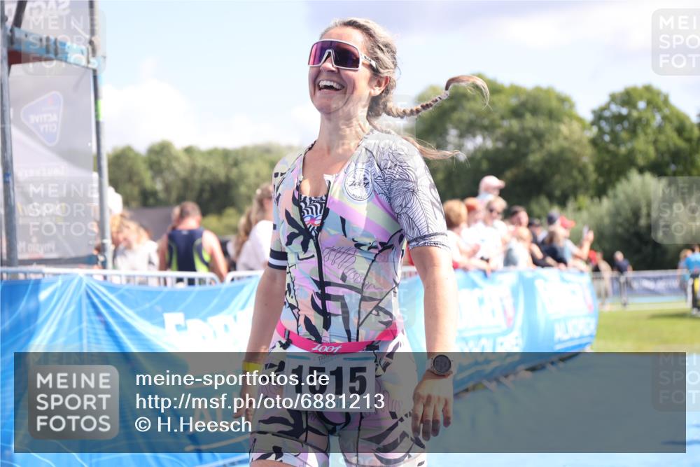 25.08.2024 - Elbe Triathlon Hamburg H.Heesch http://msf.ph/oto/6881213 25.08.2024 11:56:14 Ziel 457, 525, 1515 meine-sportfotos.de