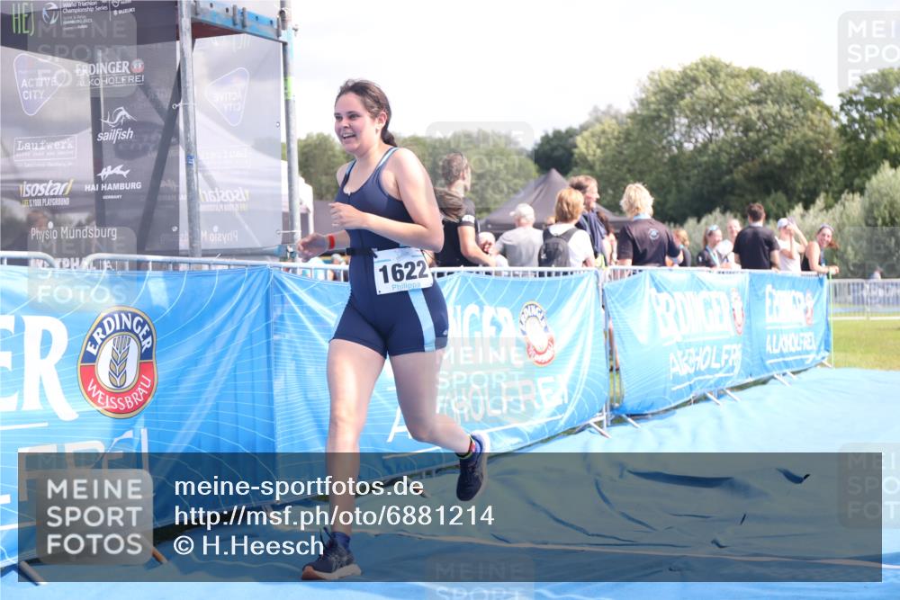 25.08.2024 - Elbe Triathlon Hamburg H.Heesch http://msf.ph/oto/6881214 25.08.2024 12:29:16 Ziel 1622 meine-sportfotos.de