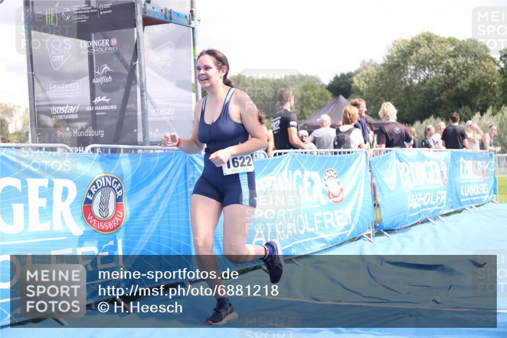 25.08.2024 - Elbe Triathlon Hamburg H.Heesch http://msf.ph/oto/6881218 25.08.2024 12:29:16 Ziel 1622 meine-sportfotos.de