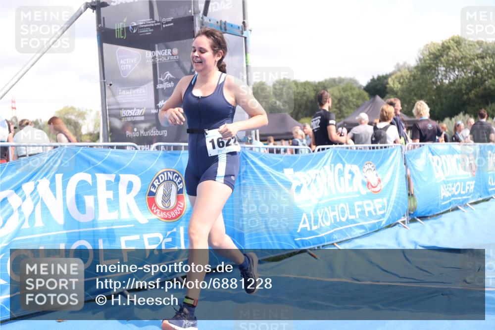 25.08.2024 - Elbe Triathlon Hamburg H.Heesch http://msf.ph/oto/6881228 25.08.2024 12:29:16 Ziel 1622 meine-sportfotos.de