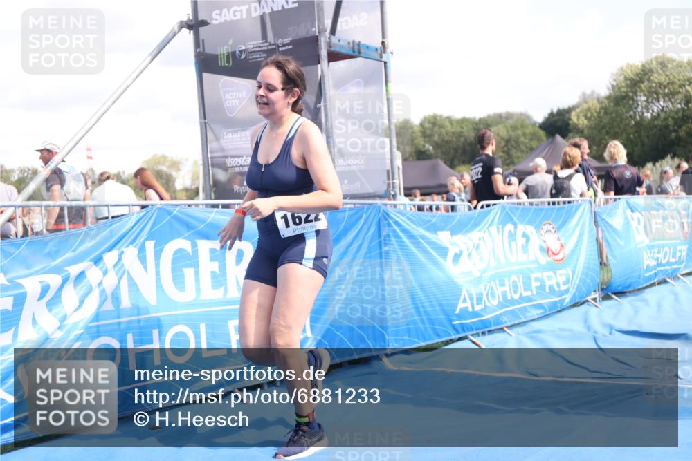 25.08.2024 - Elbe Triathlon Hamburg H.Heesch http://msf.ph/oto/6881233 25.08.2024 12:29:17 Ziel 1622 meine-sportfotos.de
