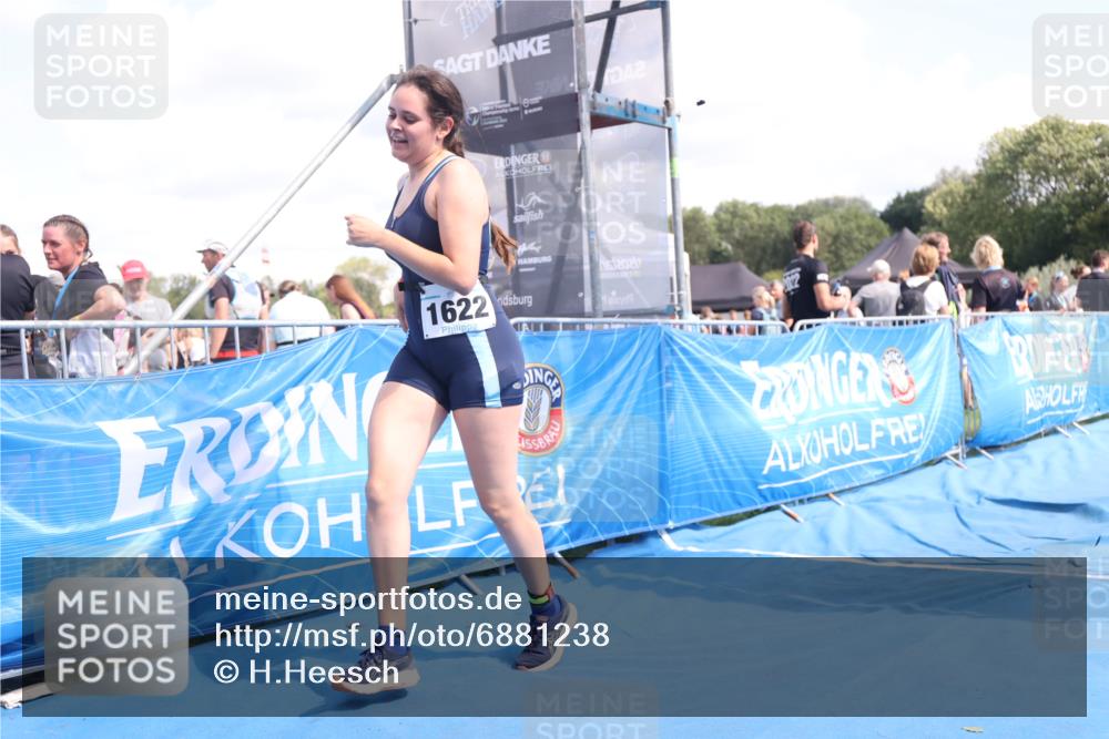25.08.2024 - Elbe Triathlon Hamburg H.Heesch http://msf.ph/oto/6881238 25.08.2024 12:29:17 Ziel 1622 meine-sportfotos.de