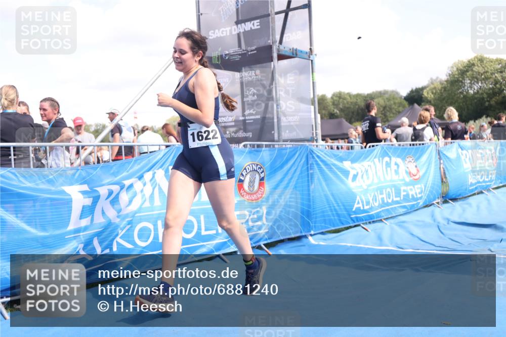 25.08.2024 - Elbe Triathlon Hamburg H.Heesch http://msf.ph/oto/6881240 25.08.2024 12:29:17 Ziel 1622 meine-sportfotos.de