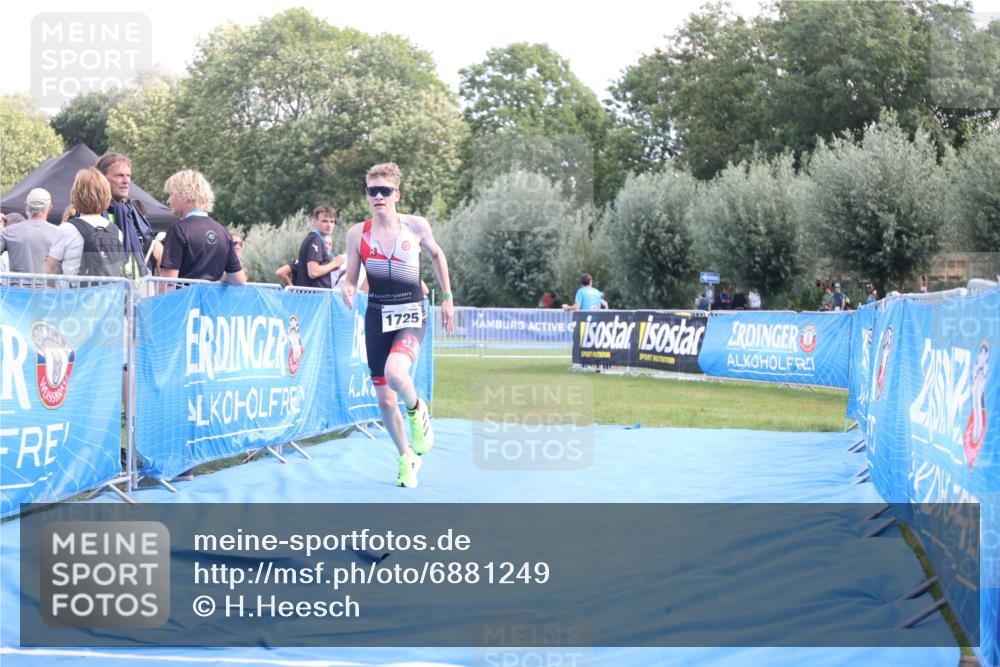 25.08.2024 - Elbe Triathlon Hamburg H.Heesch http://msf.ph/oto/6881249 25.08.2024 12:29:30 Ziel 1725 meine-sportfotos.de