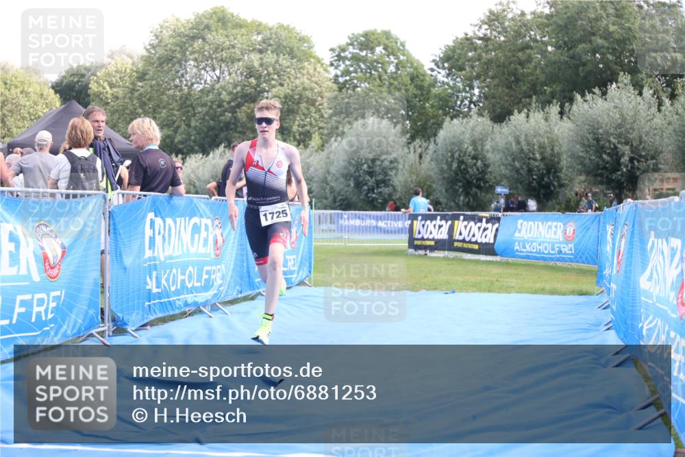 25.08.2024 - Elbe Triathlon Hamburg H.Heesch http://msf.ph/oto/6881253 25.08.2024 12:29:30 Ziel 1725 meine-sportfotos.de