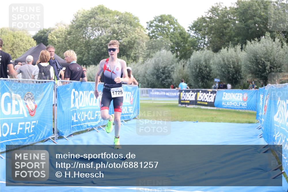 25.08.2024 - Elbe Triathlon Hamburg H.Heesch http://msf.ph/oto/6881257 25.08.2024 12:29:30 Ziel 1725 meine-sportfotos.de