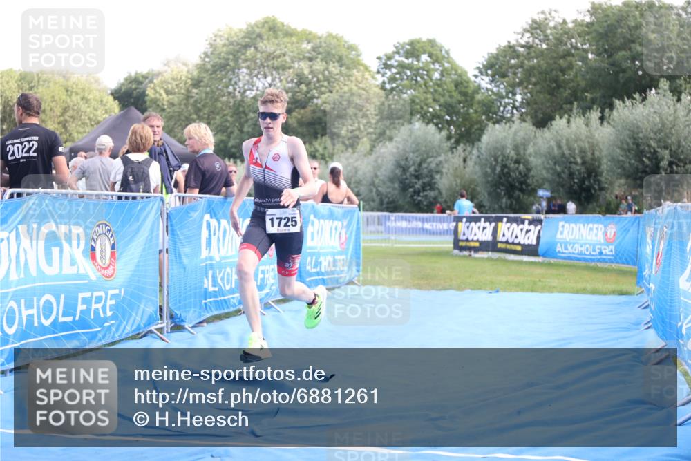 25.08.2024 - Elbe Triathlon Hamburg H.Heesch http://msf.ph/oto/6881261 25.08.2024 12:29:30 Ziel 1725 meine-sportfotos.de