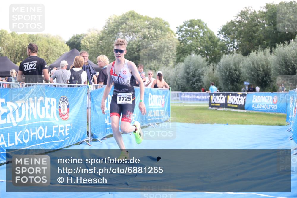 25.08.2024 - Elbe Triathlon Hamburg H.Heesch http://msf.ph/oto/6881265 25.08.2024 12:29:30 Ziel 1725 meine-sportfotos.de