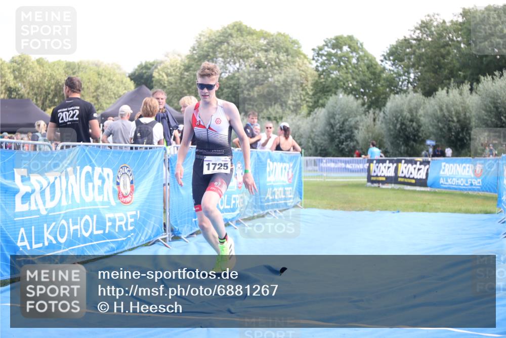 25.08.2024 - Elbe Triathlon Hamburg H.Heesch http://msf.ph/oto/6881267 25.08.2024 12:29:30 Ziel 1725 meine-sportfotos.de