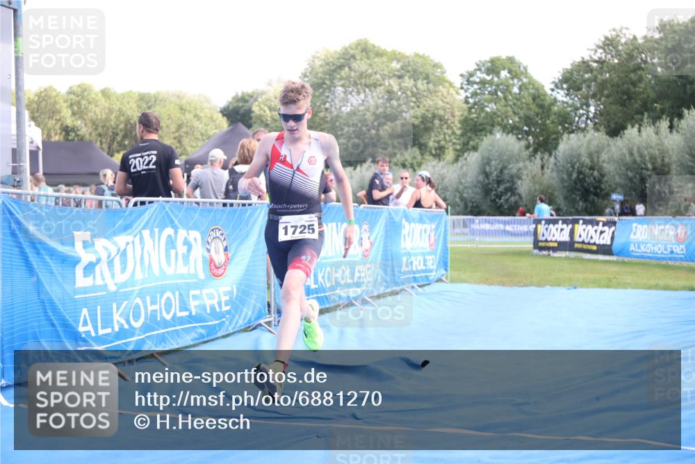25.08.2024 - Elbe Triathlon Hamburg H.Heesch http://msf.ph/oto/6881270 25.08.2024 12:29:30 Ziel 1725 meine-sportfotos.de