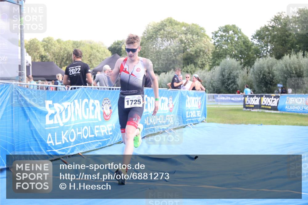 25.08.2024 - Elbe Triathlon Hamburg H.Heesch http://msf.ph/oto/6881273 25.08.2024 12:29:30 Ziel 1725 meine-sportfotos.de