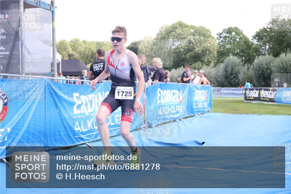 25.08.2024 - Elbe Triathlon Hamburg H.Heesch http://msf.ph/oto/6881278 25.08.2024 12:29:30 Ziel 1725 meine-sportfotos.de