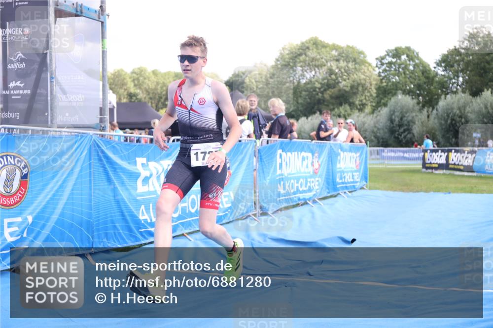 25.08.2024 - Elbe Triathlon Hamburg H.Heesch http://msf.ph/oto/6881280 25.08.2024 12:29:31 Ziel 1725 meine-sportfotos.de