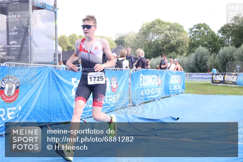 25.08.2024 - Elbe Triathlon Hamburg H.Heesch http://msf.ph/oto/6881282 25.08.2024 12:29:31 Ziel 1725 meine-sportfotos.de