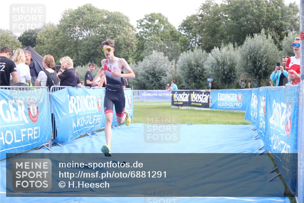 25.08.2024 - Elbe Triathlon Hamburg H.Heesch http://msf.ph/oto/6881291 25.08.2024 12:30:42 Ziel 1724 meine-sportfotos.de