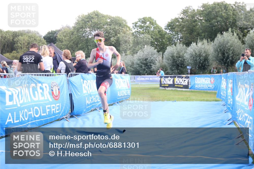 25.08.2024 - Elbe Triathlon Hamburg H.Heesch http://msf.ph/oto/6881301 25.08.2024 12:30:42 Ziel 1724 meine-sportfotos.de
