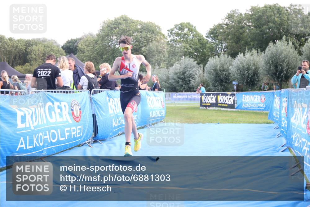 25.08.2024 - Elbe Triathlon Hamburg H.Heesch http://msf.ph/oto/6881303 25.08.2024 12:30:42 Ziel 1724 meine-sportfotos.de