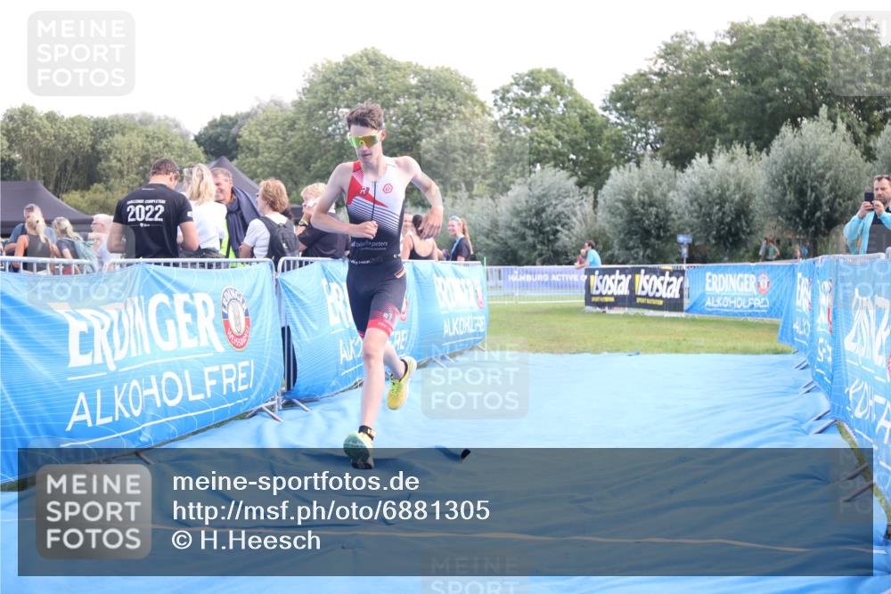 25.08.2024 - Elbe Triathlon Hamburg H.Heesch http://msf.ph/oto/6881305 25.08.2024 12:30:42 Ziel 1724 meine-sportfotos.de