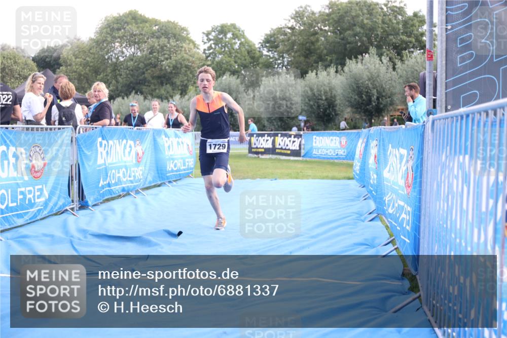 25.08.2024 - Elbe Triathlon Hamburg H.Heesch http://msf.ph/oto/6881337 25.08.2024 12:30:54 Ziel 1729 meine-sportfotos.de