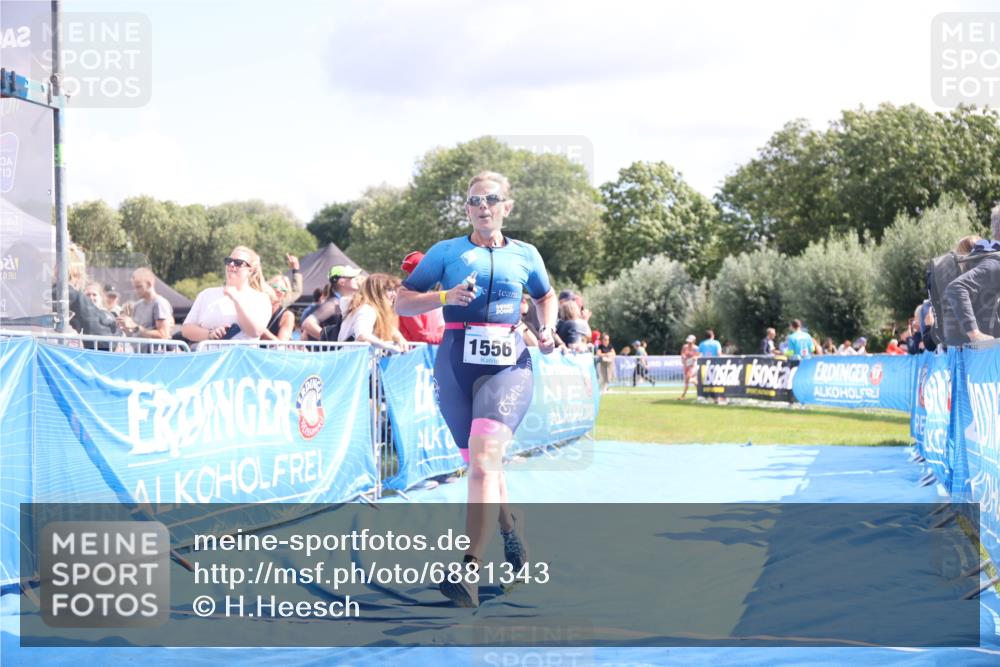 25.08.2024 - Elbe Triathlon Hamburg H.Heesch http://msf.ph/oto/6881343 25.08.2024 11:56:35 Ziel 1514, 1556 meine-sportfotos.de