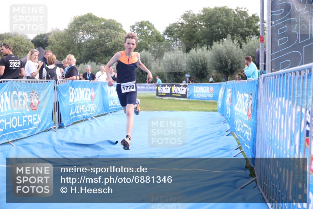 25.08.2024 - Elbe Triathlon Hamburg H.Heesch http://msf.ph/oto/6881346 25.08.2024 12:30:54 Ziel 1729 meine-sportfotos.de