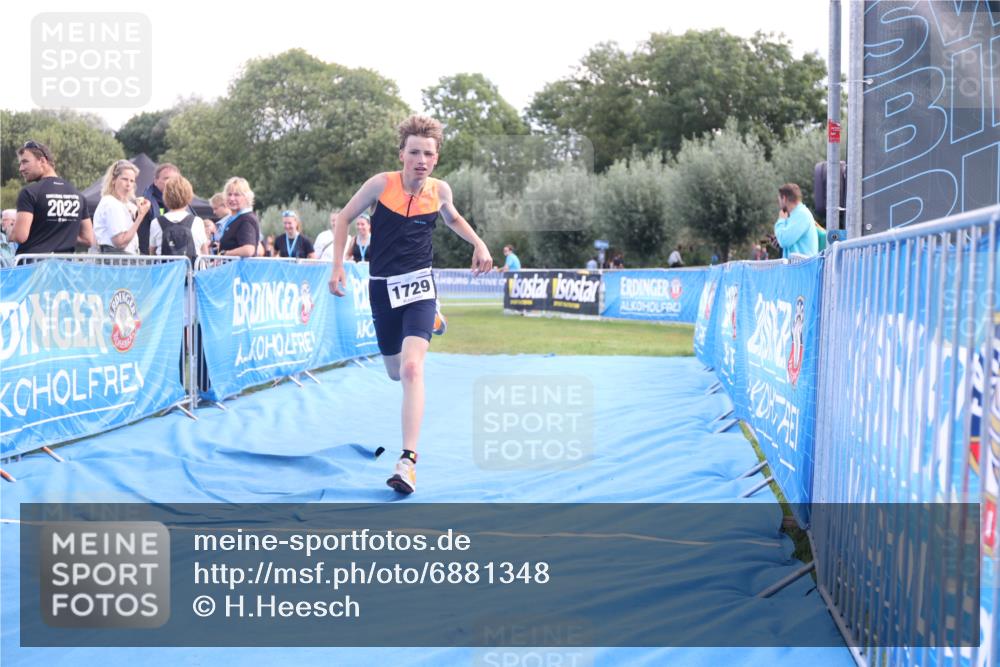 25.08.2024 - Elbe Triathlon Hamburg H.Heesch http://msf.ph/oto/6881348 25.08.2024 12:30:54 Ziel 1729 meine-sportfotos.de