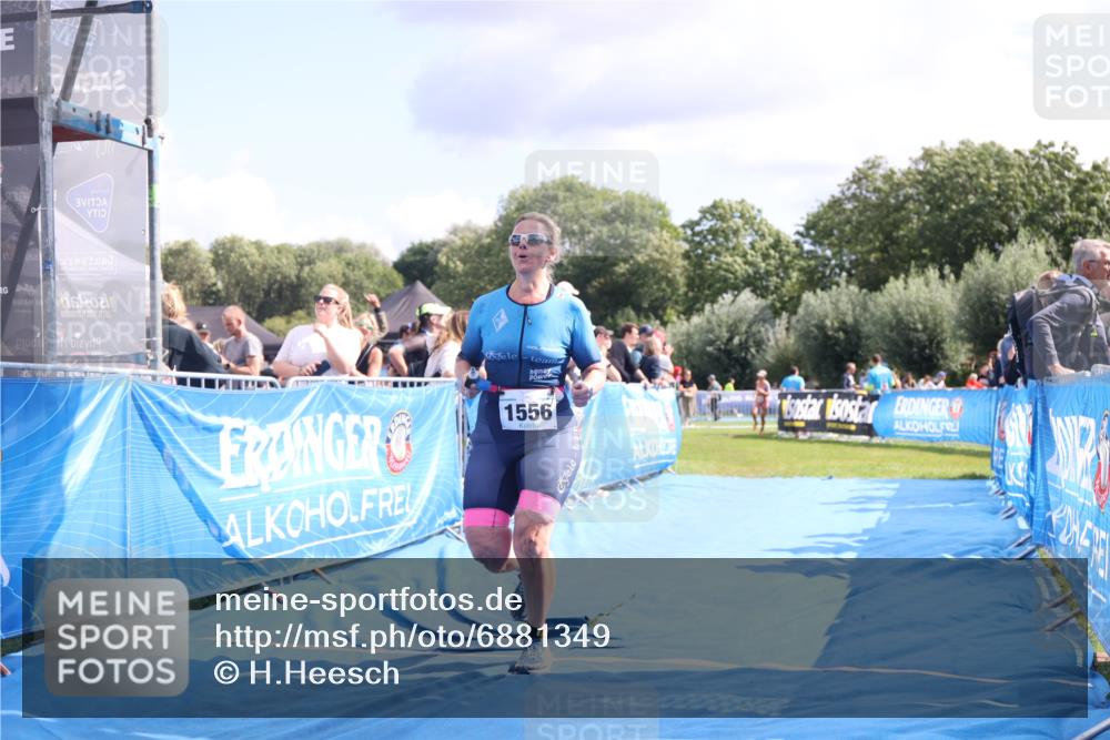 25.08.2024 - Elbe Triathlon Hamburg H.Heesch http://msf.ph/oto/6881349 25.08.2024 11:56:35 Ziel 1514, 1556 meine-sportfotos.de