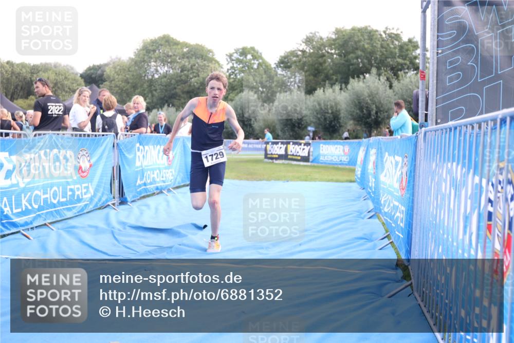 25.08.2024 - Elbe Triathlon Hamburg H.Heesch http://msf.ph/oto/6881352 25.08.2024 12:30:54 Ziel 1729 meine-sportfotos.de