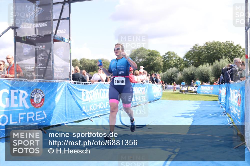25.08.2024 - Elbe Triathlon Hamburg H.Heesch http://msf.ph/oto/6881356 25.08.2024 11:56:36 Ziel 1514, 1556, 1579 meine-sportfotos.de