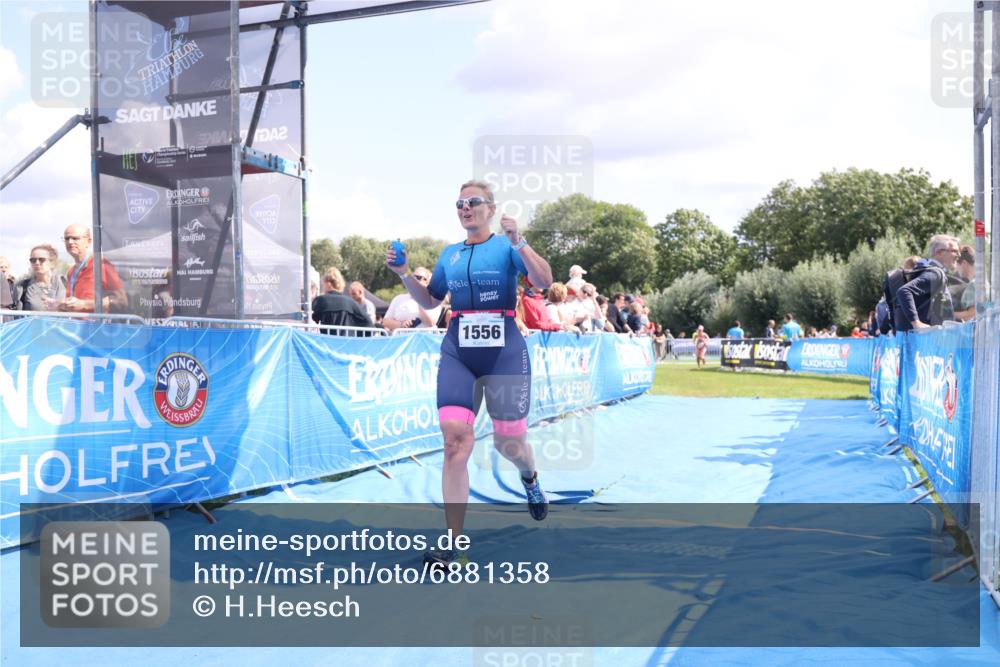 25.08.2024 - Elbe Triathlon Hamburg H.Heesch http://msf.ph/oto/6881358 25.08.2024 11:56:36 Ziel 1514, 1556, 1579 meine-sportfotos.de