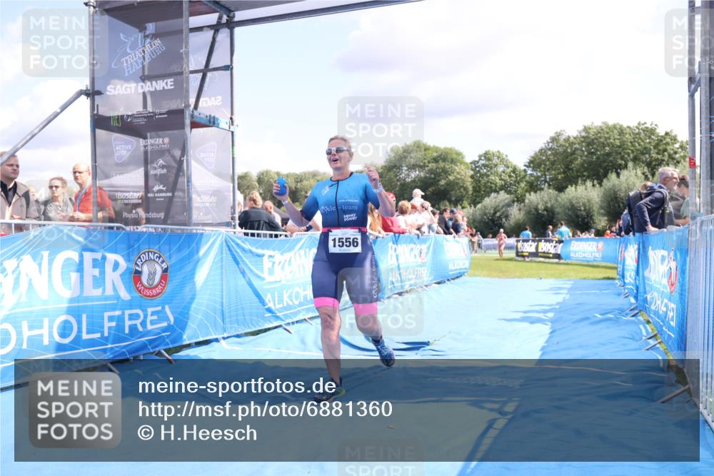 25.08.2024 - Elbe Triathlon Hamburg H.Heesch http://msf.ph/oto/6881360 25.08.2024 11:56:36 Ziel 1514, 1556, 1579 meine-sportfotos.de