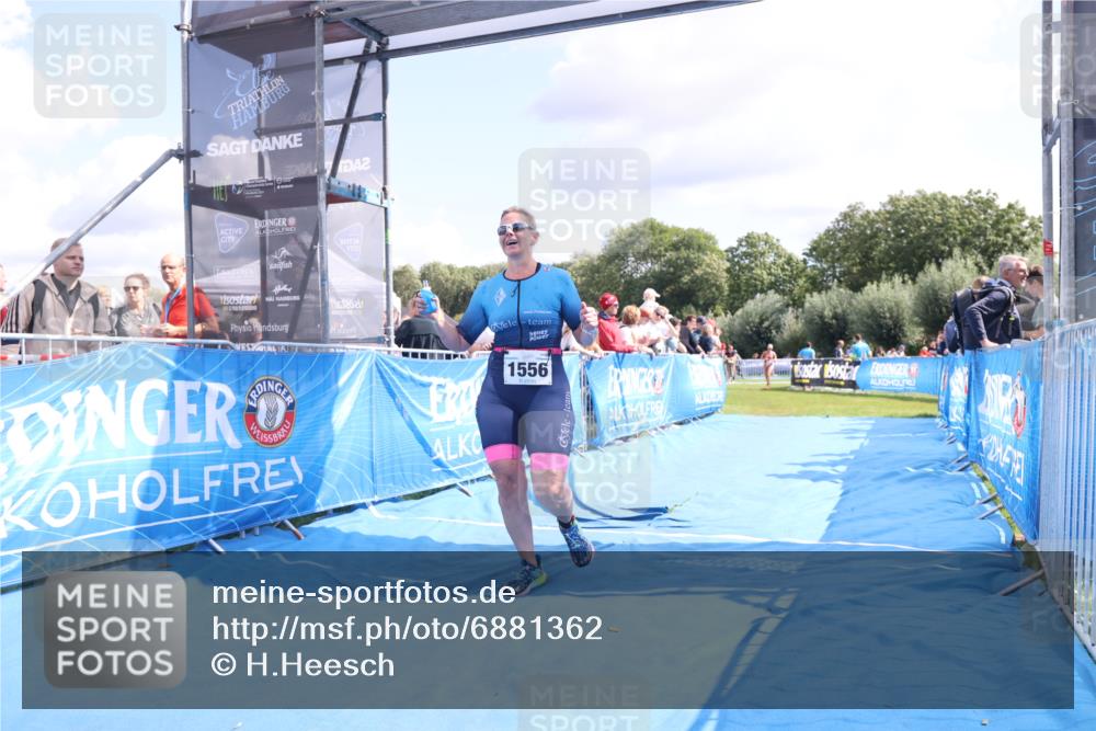 25.08.2024 - Elbe Triathlon Hamburg H.Heesch http://msf.ph/oto/6881362 25.08.2024 11:56:36 Ziel 1514, 1556, 1579 meine-sportfotos.de