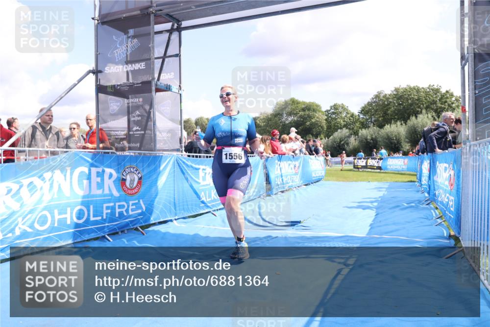 25.08.2024 - Elbe Triathlon Hamburg H.Heesch http://msf.ph/oto/6881364 25.08.2024 11:56:36 Ziel 1514, 1556, 1579 meine-sportfotos.de