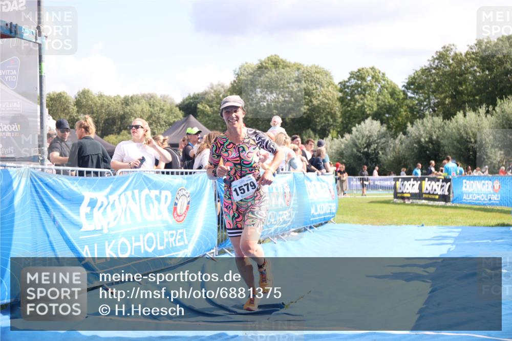 25.08.2024 - Elbe Triathlon Hamburg H.Heesch http://msf.ph/oto/6881375 25.08.2024 11:56:44 Ziel 1579 meine-sportfotos.de