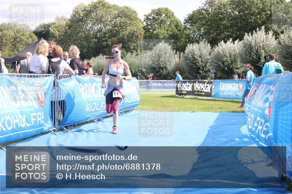 25.08.2024 - Elbe Triathlon Hamburg H.Heesch http://msf.ph/oto/6881378 25.08.2024 12:32:53 Ziel 1733 meine-sportfotos.de