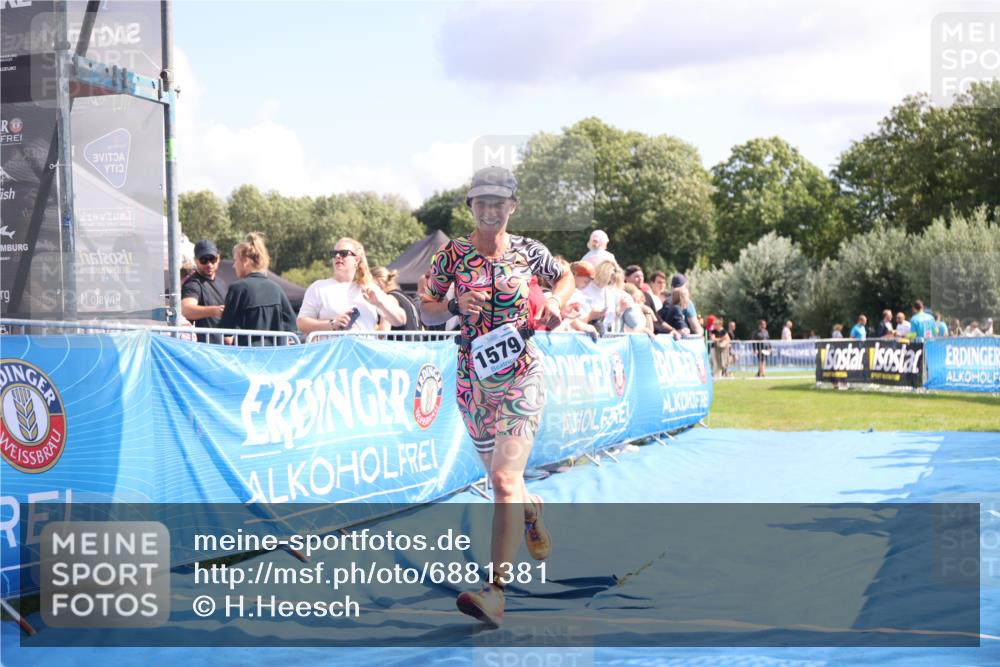 25.08.2024 - Elbe Triathlon Hamburg H.Heesch http://msf.ph/oto/6881381 25.08.2024 11:56:44 Ziel 1579 meine-sportfotos.de