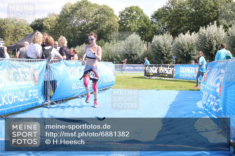 25.08.2024 - Elbe Triathlon Hamburg H.Heesch http://msf.ph/oto/6881382 25.08.2024 12:32:53 Ziel 1733 meine-sportfotos.de