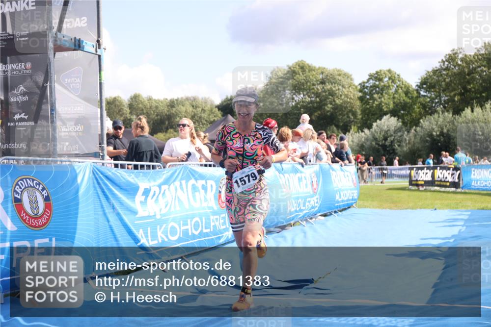 25.08.2024 - Elbe Triathlon Hamburg H.Heesch http://msf.ph/oto/6881383 25.08.2024 11:56:44 Ziel 1579 meine-sportfotos.de