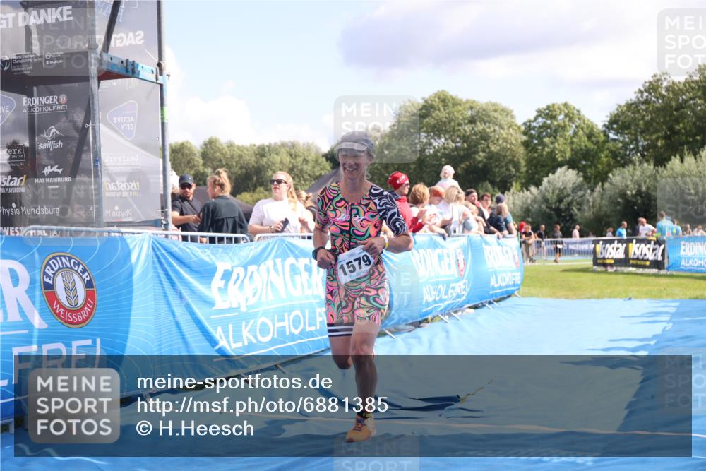 25.08.2024 - Elbe Triathlon Hamburg H.Heesch http://msf.ph/oto/6881385 25.08.2024 11:56:44 Ziel 1579 meine-sportfotos.de