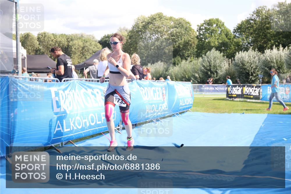 25.08.2024 - Elbe Triathlon Hamburg H.Heesch http://msf.ph/oto/6881386 25.08.2024 12:32:53 Ziel 1733 meine-sportfotos.de