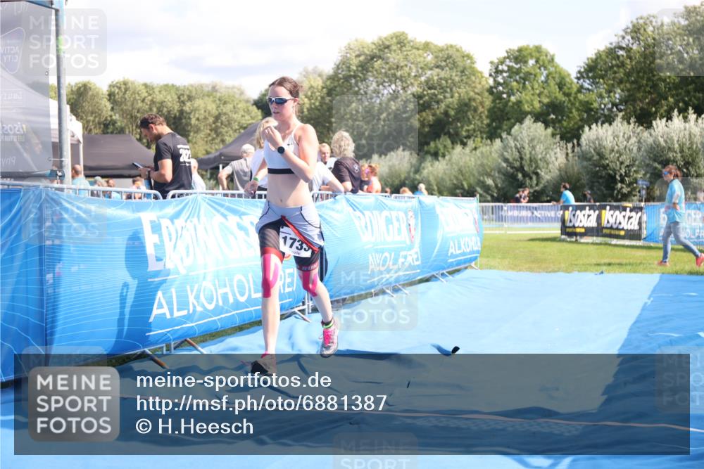 25.08.2024 - Elbe Triathlon Hamburg H.Heesch http://msf.ph/oto/6881387 25.08.2024 12:32:53 Ziel 1733 meine-sportfotos.de