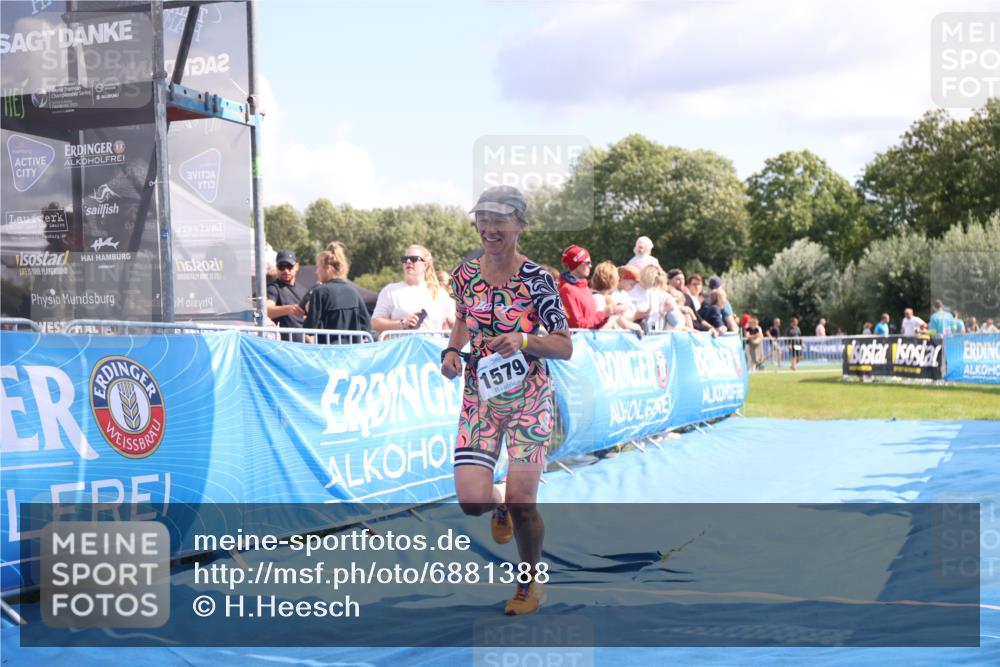 25.08.2024 - Elbe Triathlon Hamburg H.Heesch http://msf.ph/oto/6881388 25.08.2024 11:56:44 Ziel 1579 meine-sportfotos.de